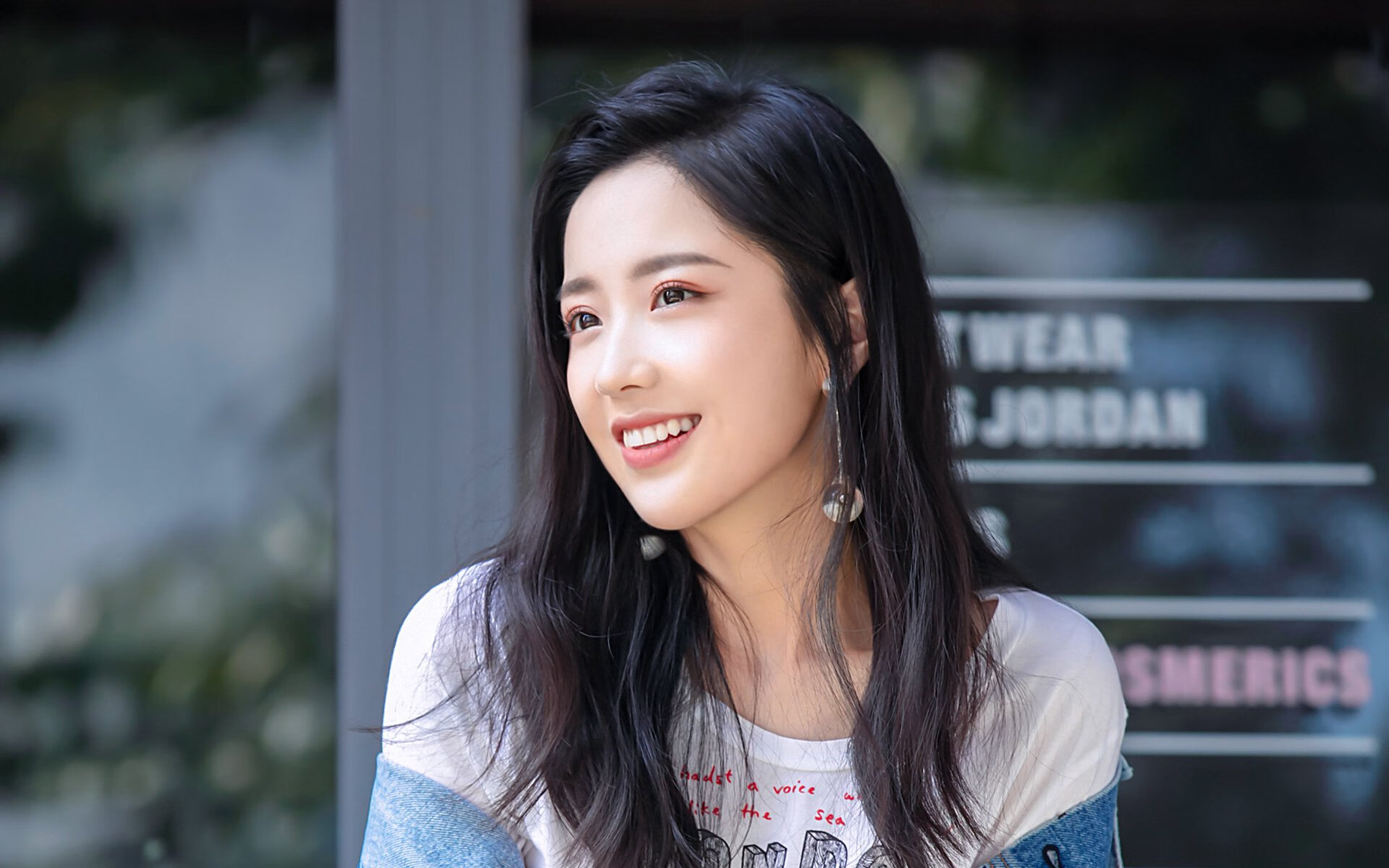 AYX体育官网-“传奇传承：迈克尔·乔丹的篮球思想影响一代人”，迈克尔乔丹篮球人物视频