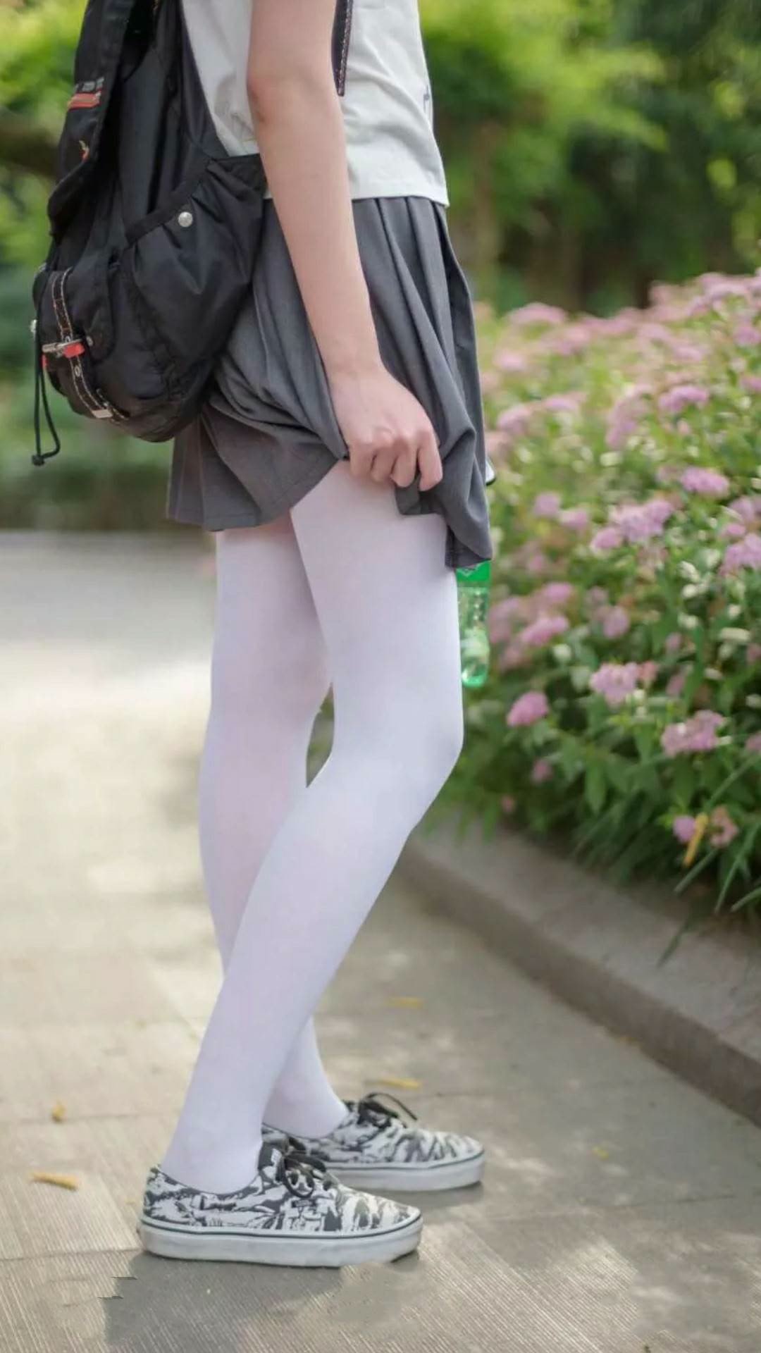 【现场气氛火爆】球迷疯狂助威点燃比赛激情,球迷疯狂庆祝