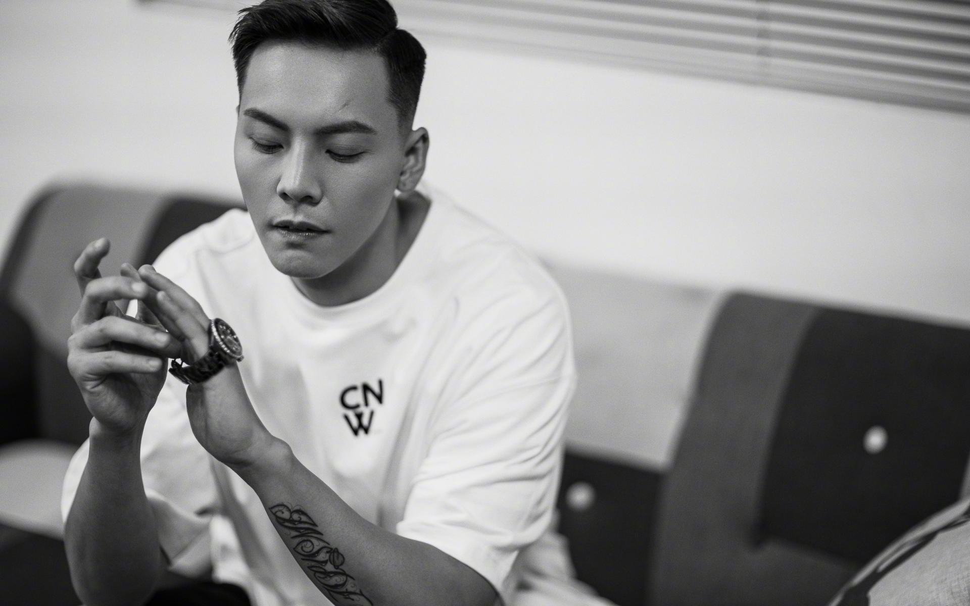 马德里竞技后卫伤愈归队,球队士气高涨,马德里没有后卫