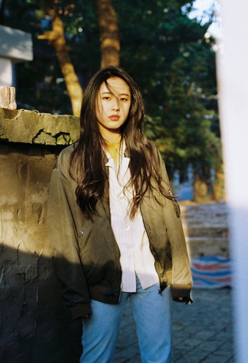 爱游戏综合娱乐-火箭队内氛围积极球员相互激励备战新季，火箭队表现