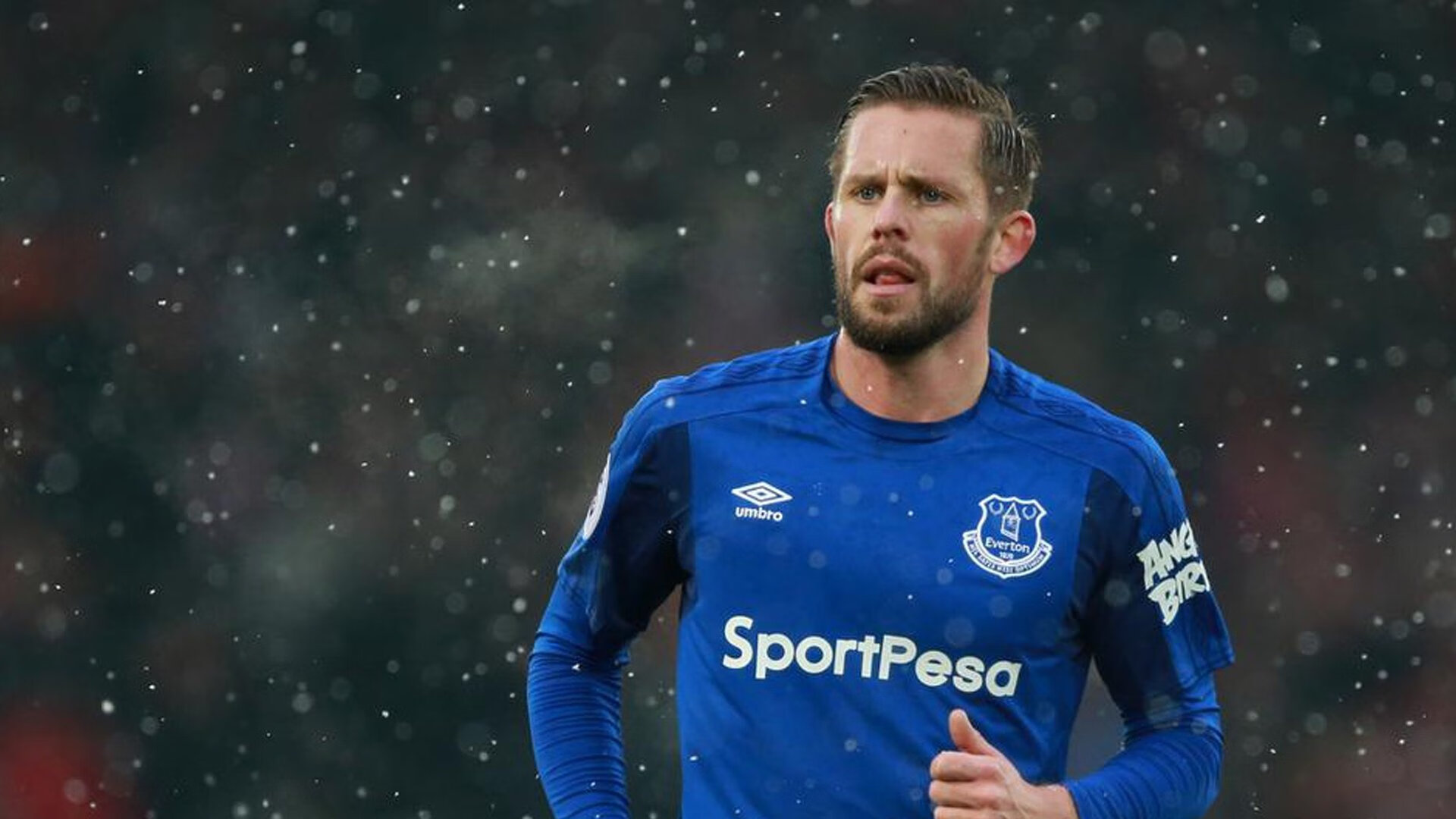 英超激烈争冠:悬念逐步揭晓!,英超经典比赛